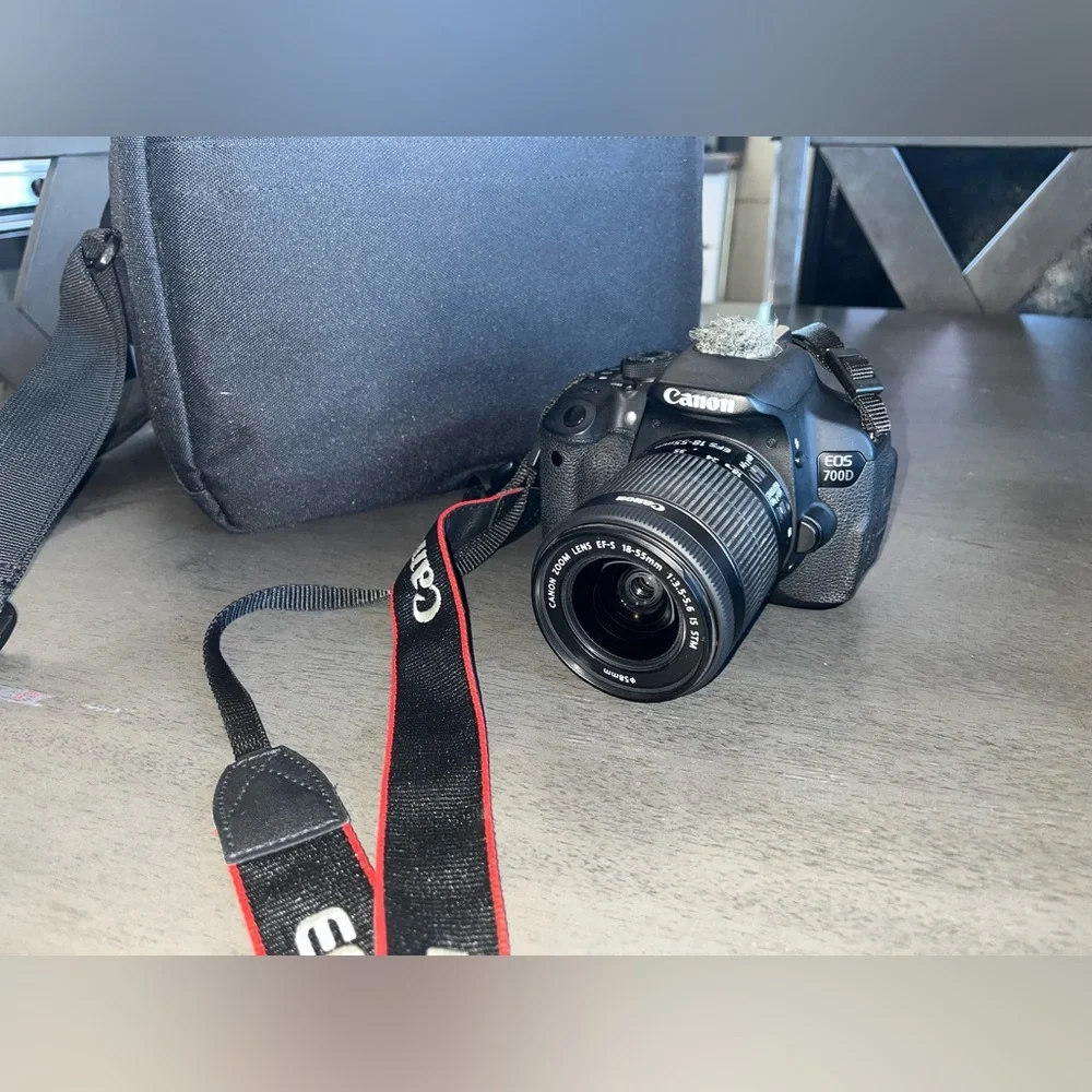 Camera canon eso 700D